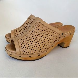 UGG Australia Ansel slip-on peep toe leather heeled clog